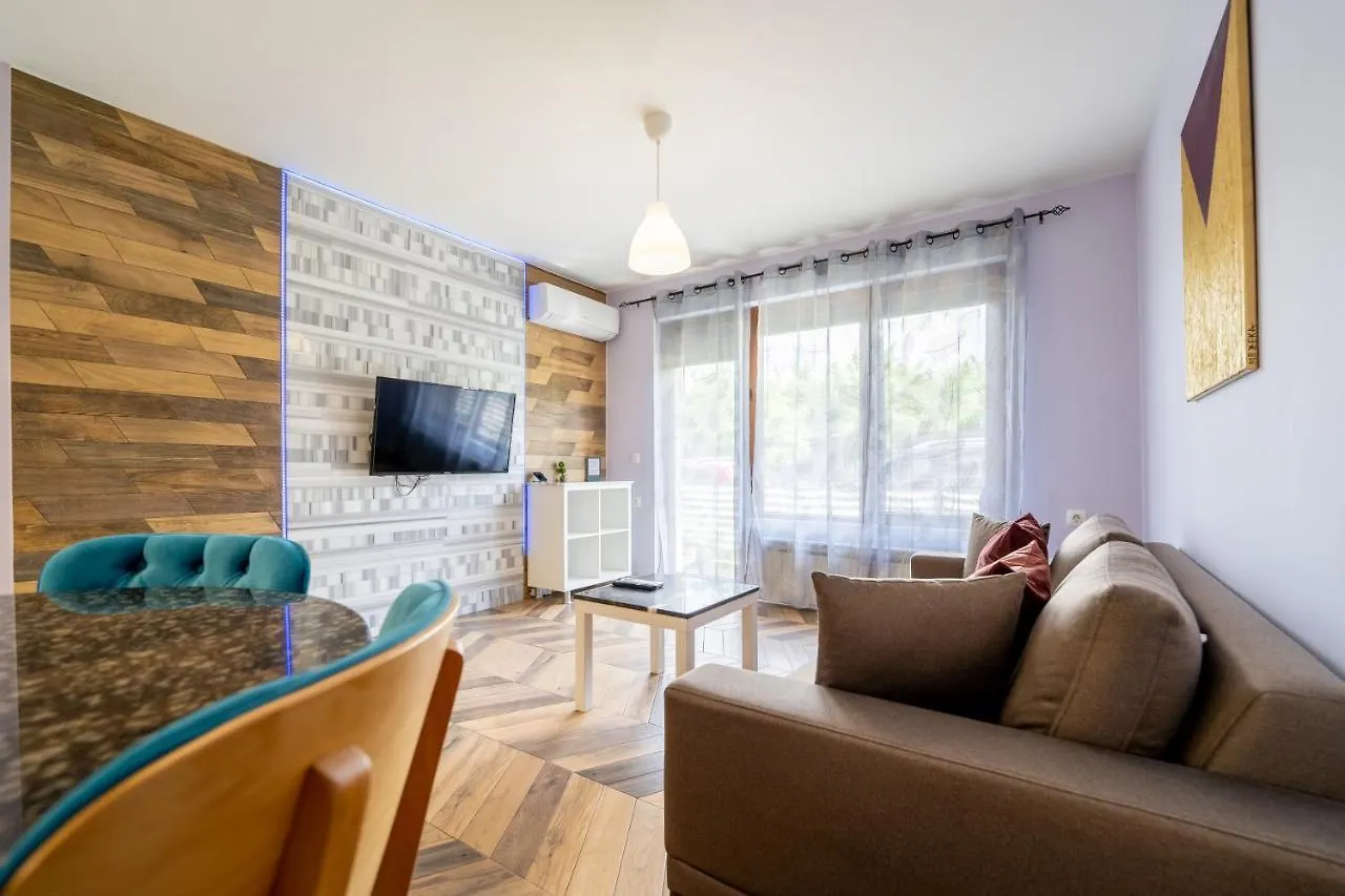 Sunny Apartment In Studentski Grad, Behind Unss ソフィア